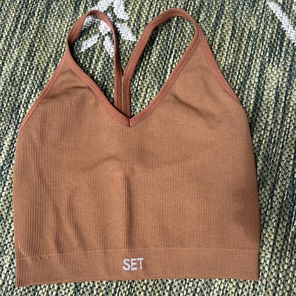 Set active crop top